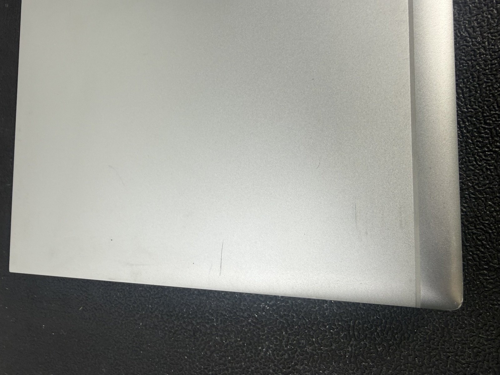 HP EliteBook 850 G8 i7-1165G7 2.8GHz 4GB DDR4 NO SSD NO BATTERY – READ
