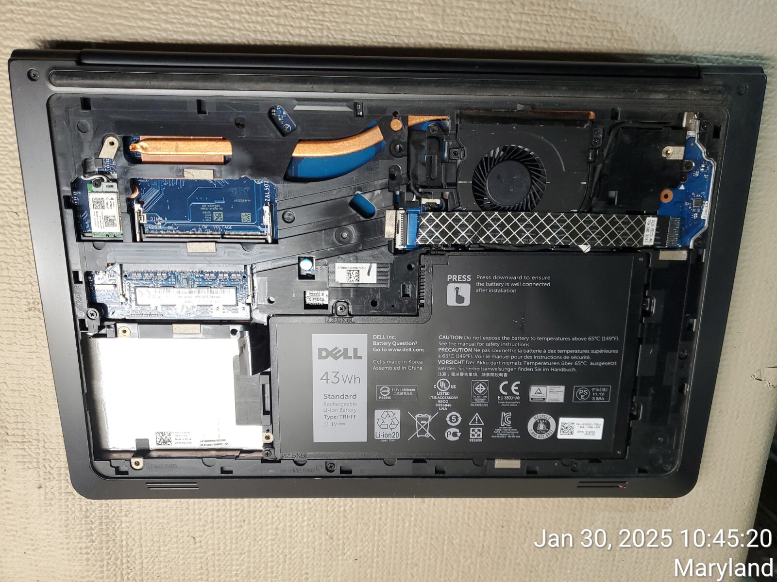 Dell Latitude 3550 15″ Laptop i3-4005u 4gb Ram No Drives Boots Bios