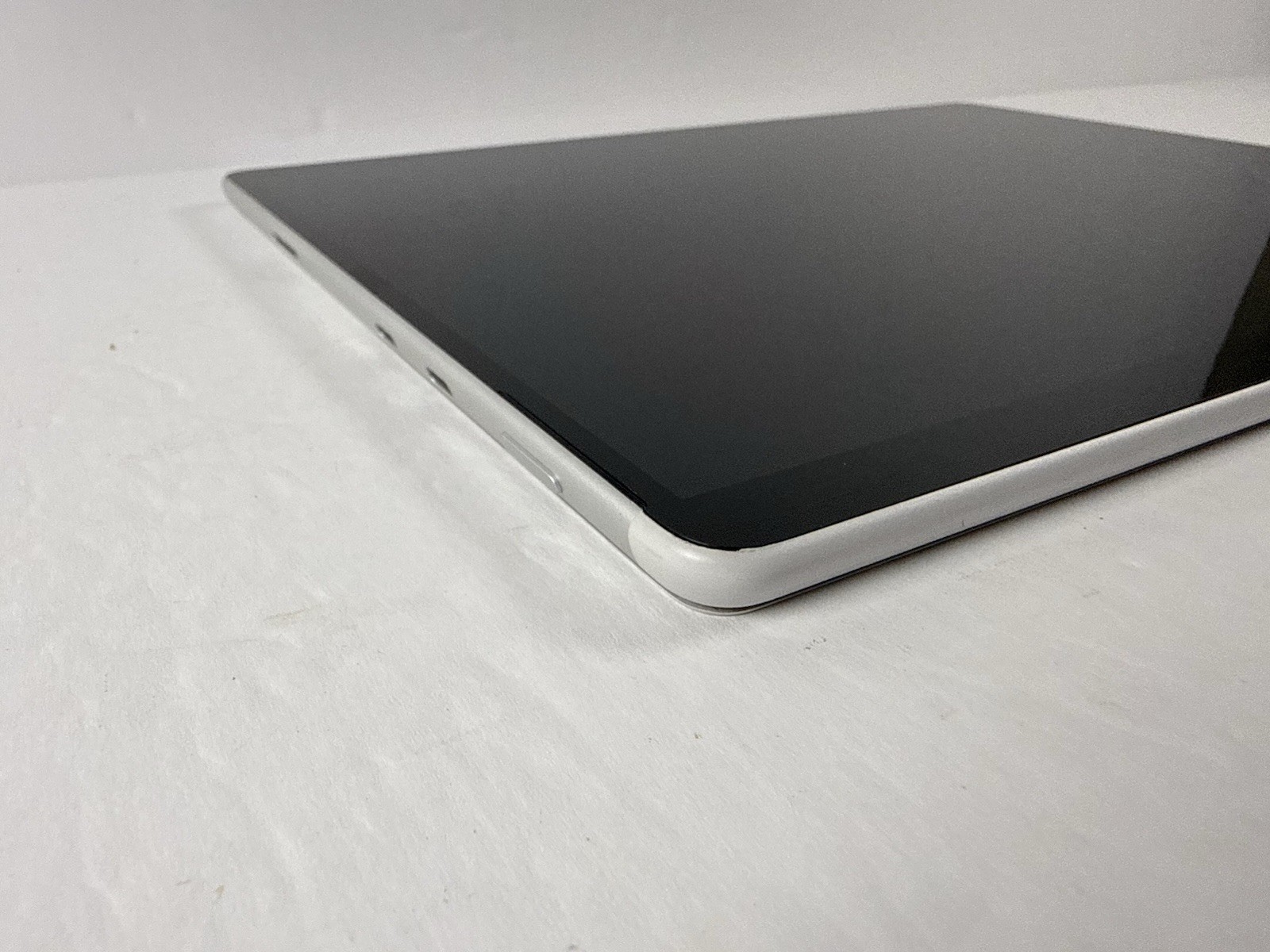 Microsoft Surface Pro 8 (1982) i5-1145G7 – 16GB RAM – 256GB 120Hz – Win 11 Pro