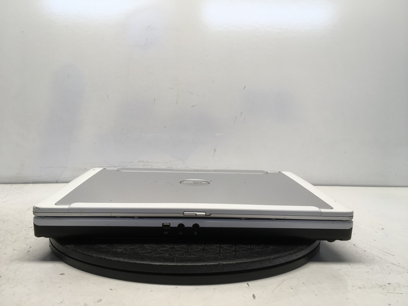 Dell Inspiron 700M Intel Pentium M 1.6GHz 768 MB NO HDD No Batt