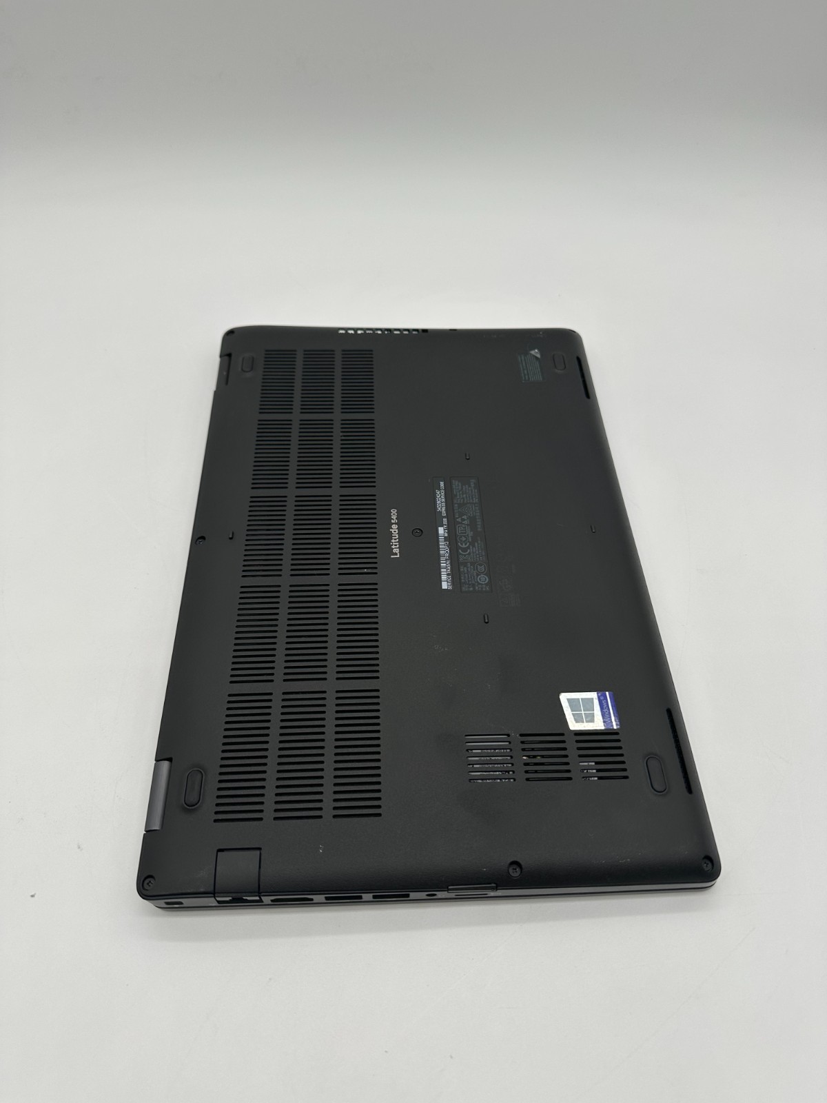 Dell Latitude 5400 i7-8665U 1.9GHz 16GB DDR4 128GB SSD Black Laptop Fair/See