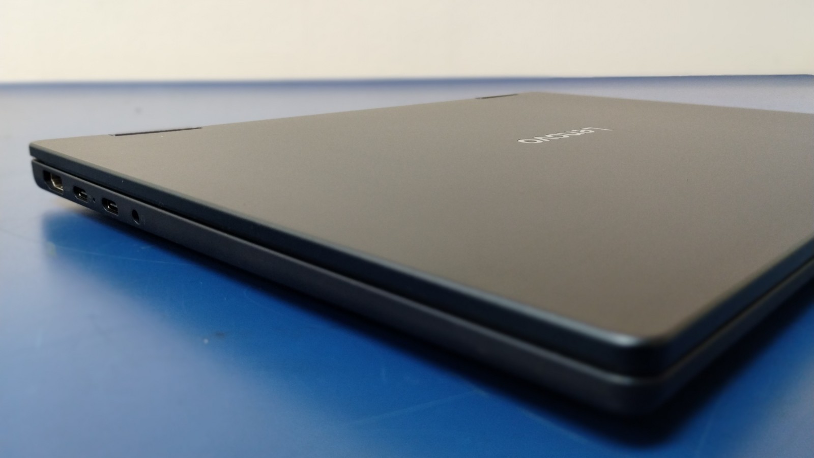 Lenovo IdeaPad 5 2-in-1 14AKP10, AMD Ryzen AI 7 350, 16 GB RAM, 1 TB NVMe SSD