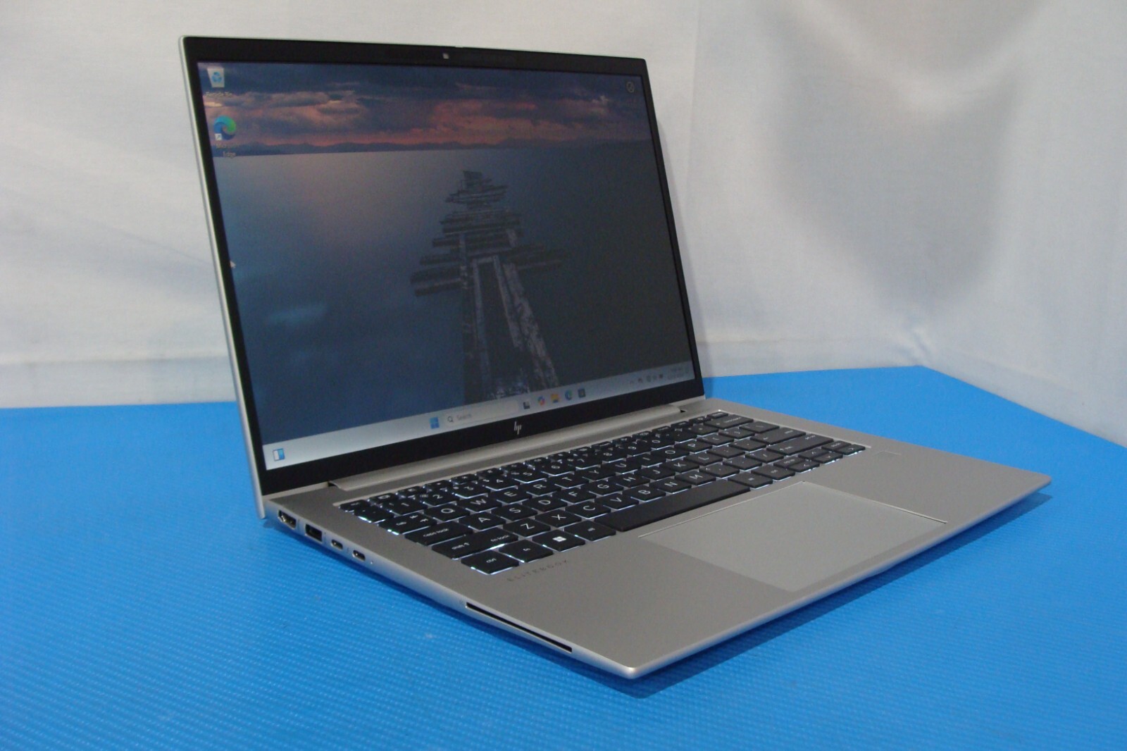 HP EliteBook 845 G10 laptop 14″FHD+AMD Ryzen 5 PRO 16GB 256GB WRTY2027 11 cycles