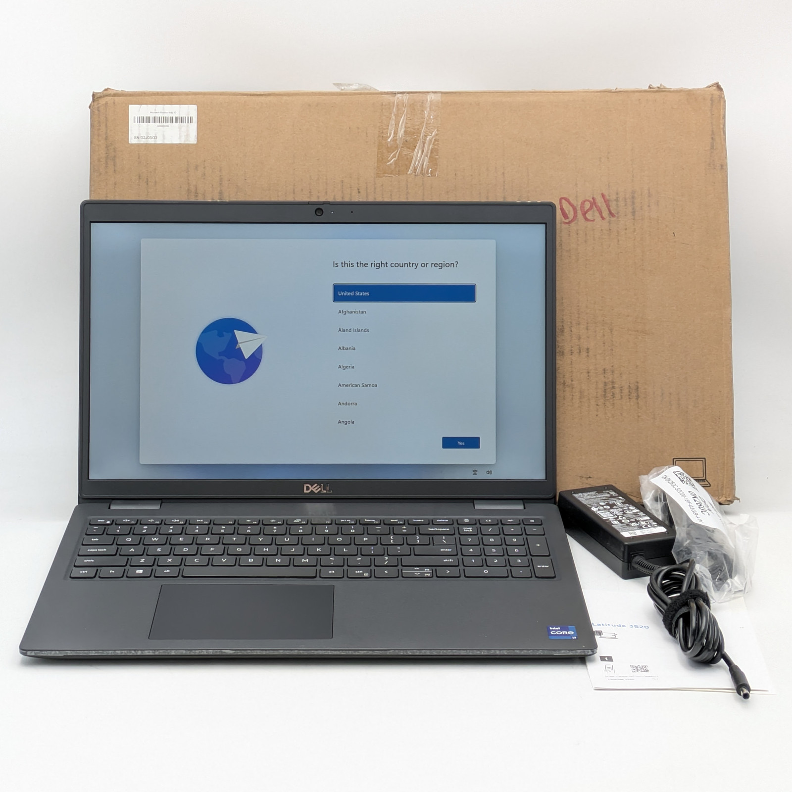 Dell Latitude 3520 15.6″ i7-1165G7 8GB DDR4 256GB SSD Windows 11 Home