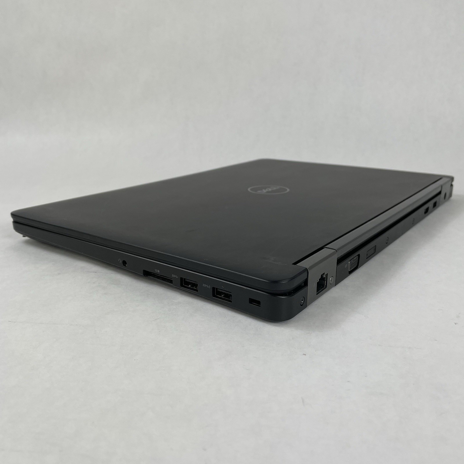 Dell Latitude E5570 15.6″ i5-6300U 2.40 GHz 8 GB RAM No SSD No OS No AC