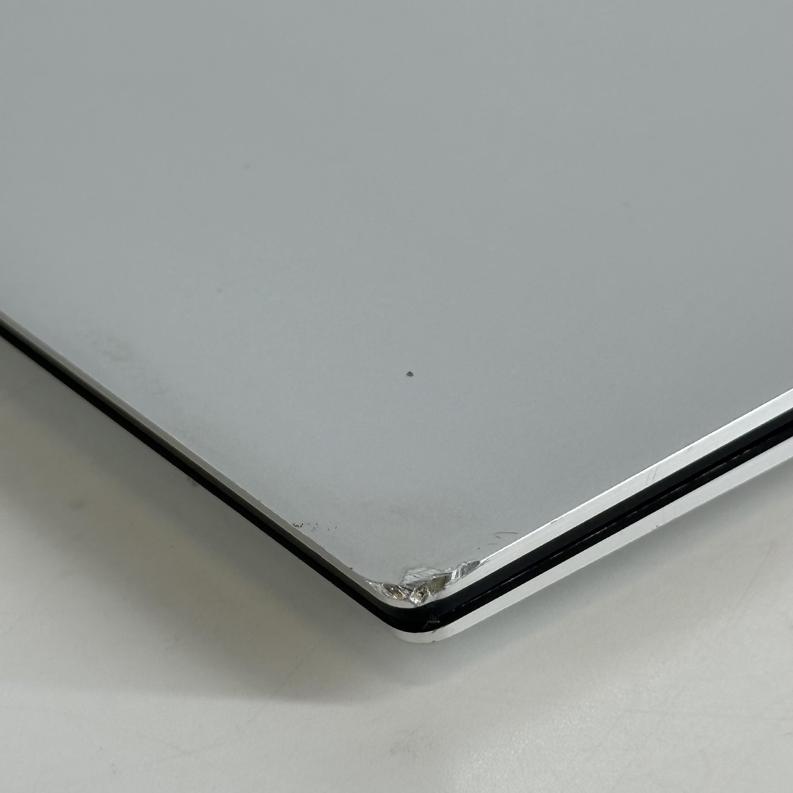 Dell XPS 15 9510 4K+ TOUCH i9-11900H 2.40GHz 32GB 1TB SSD RTX 3050 Ti Good