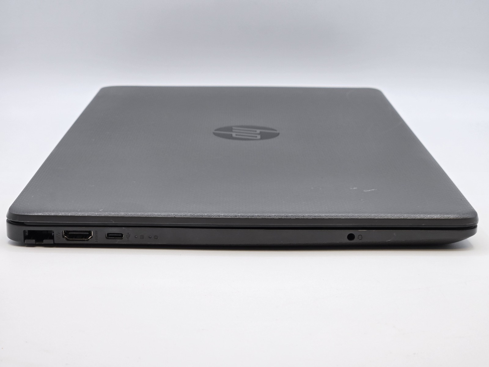 HP 255 G9 (7X9D4UT) 15″ FHD RYZEN 5 5625U 512GB 16GB W11P Radeon Graphics Webcam