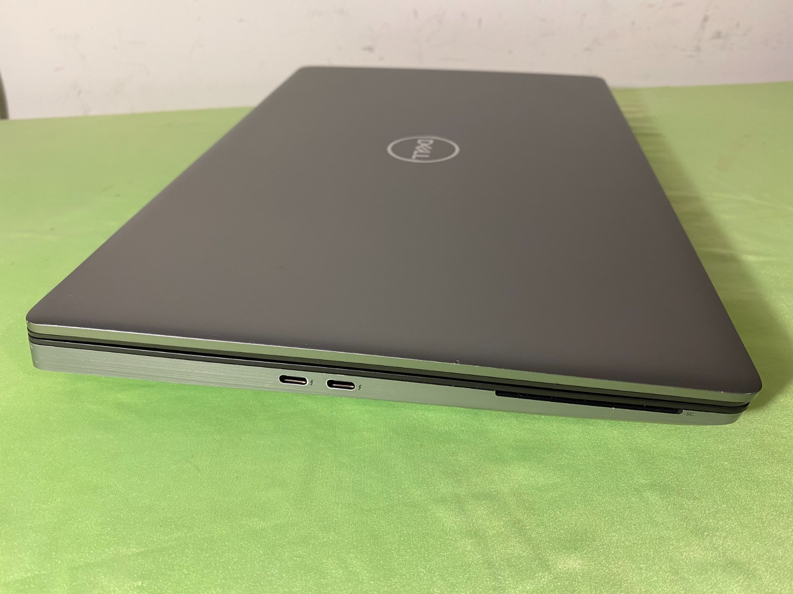 Dell Precision 7550 15.6″ Intel i7-10750H 64GB RAM 512B SSD NVIDIA Quadro T2000