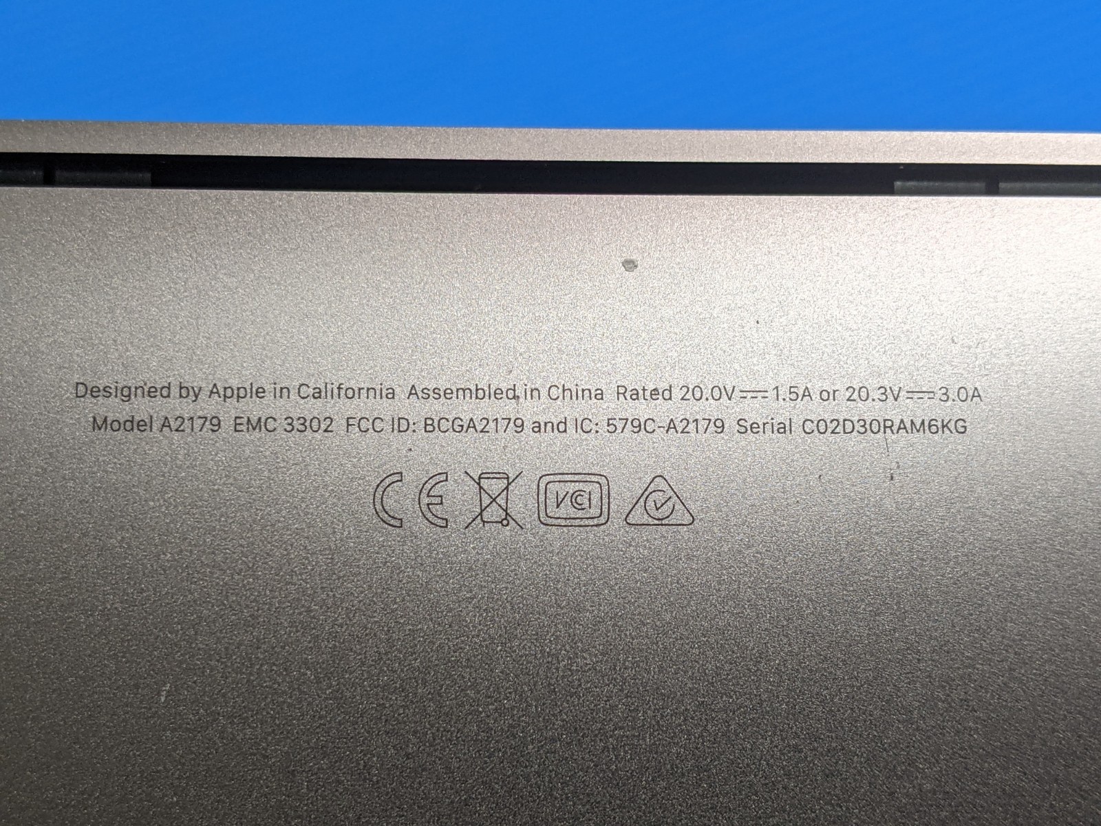 Apple MacBook Air 13″ A2179 (2020) i5-1030NG7 1.1GHz 8GB 512GB SSD MVH22LL/A +PA