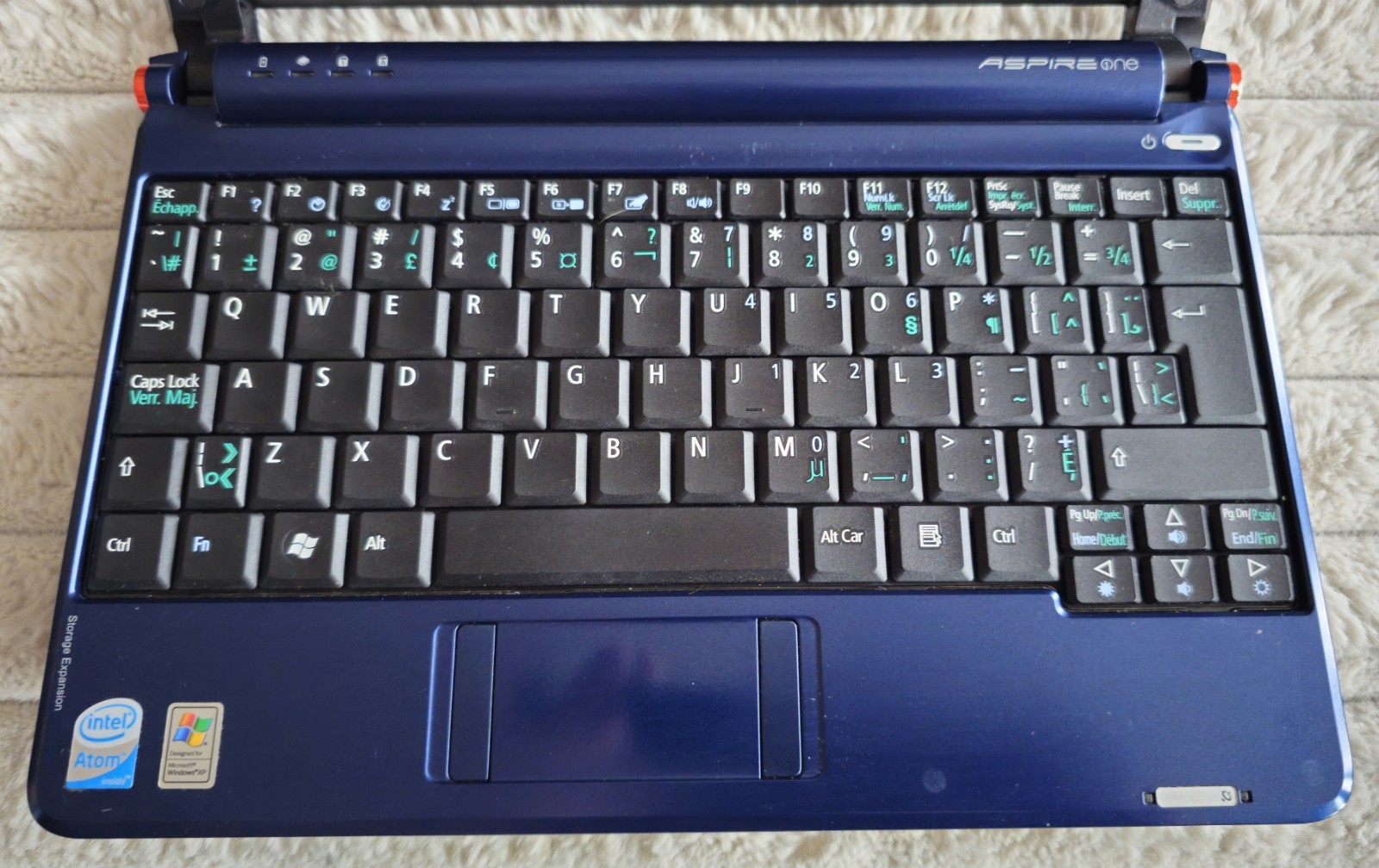 Acer Aspire One ZG5 Netbook Intel Atom Windows XP Portable + Charger – Working