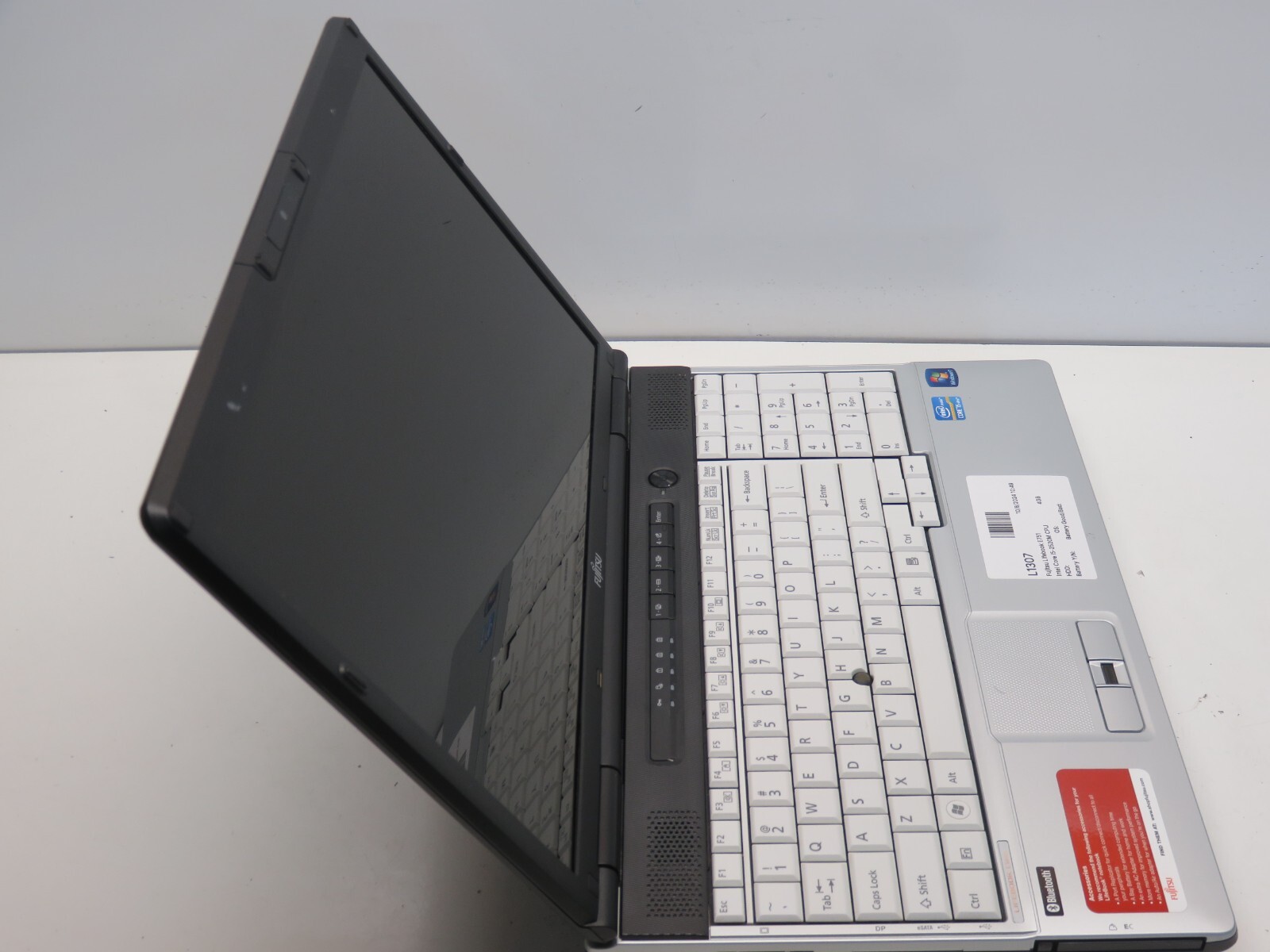 Fujitsu Lifebook E751 Intel Core i5-2520M CPU 2.50GHz 4GB NO HDD No Batt