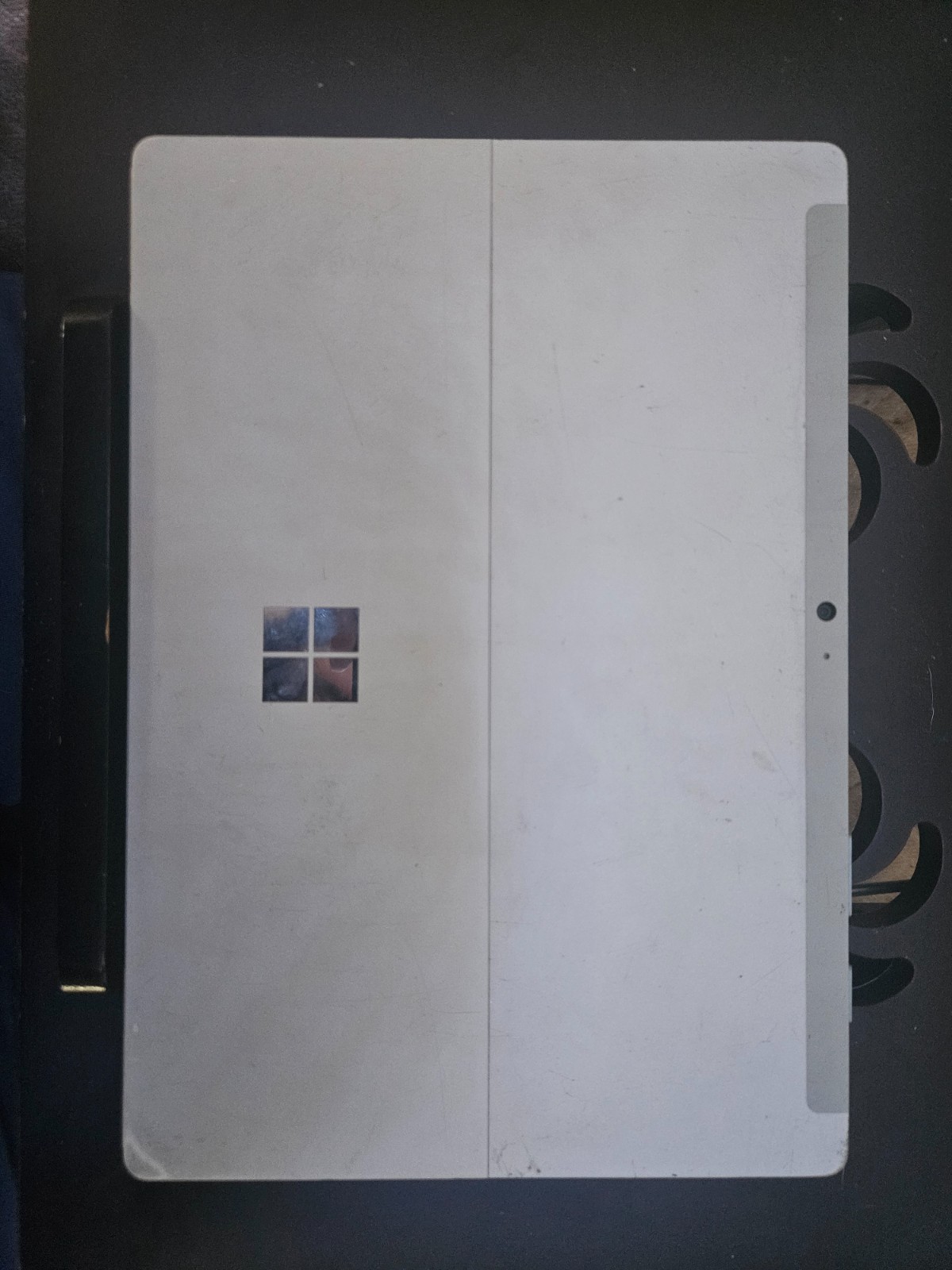 Microsoft Surface 3 (Model 1645) 128GB 4GB RAM — FOR PARTS / REPAIR — Cracked Sc
