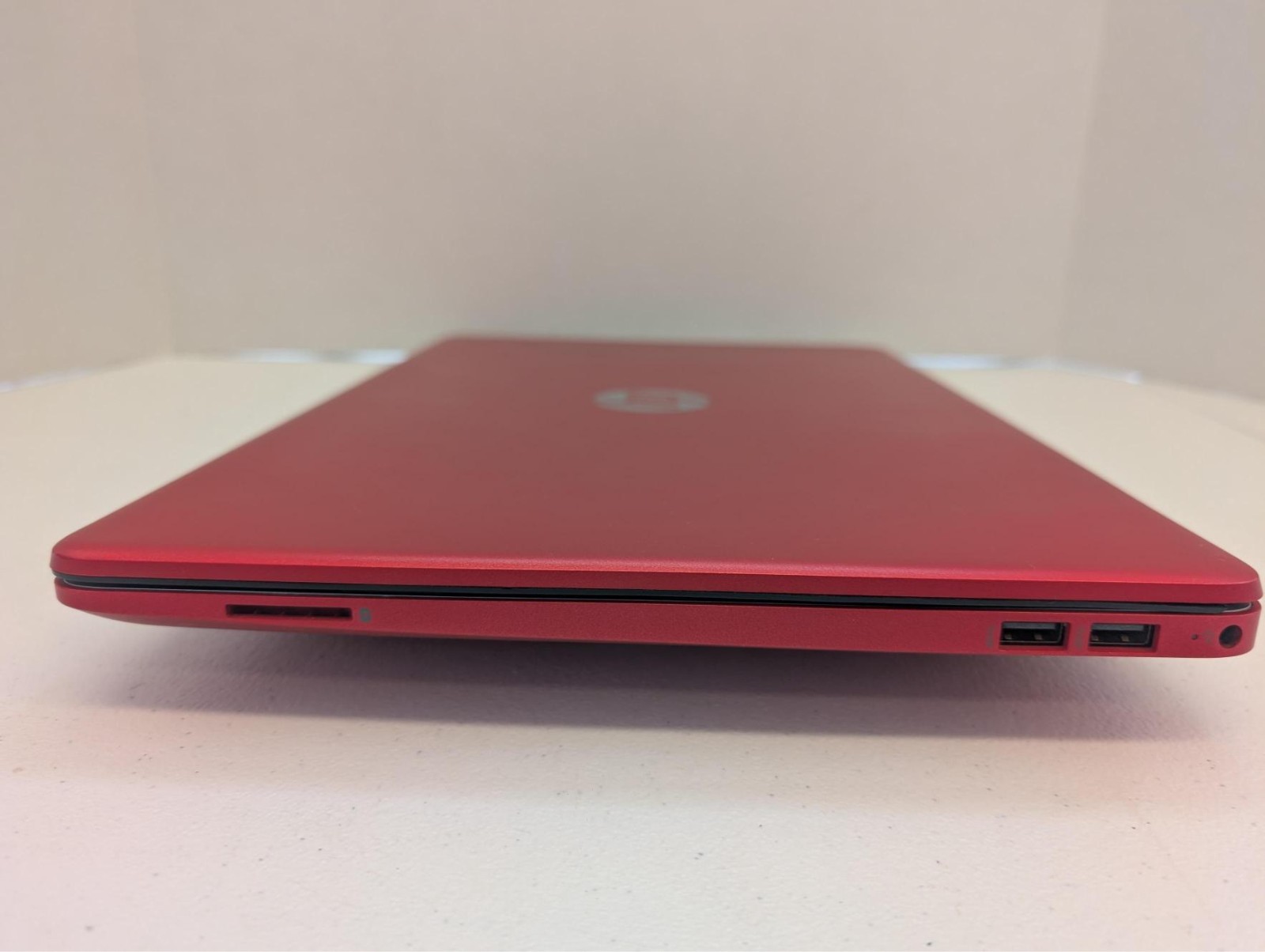 HP Notebook (Intel Pentium Gold 6405U) – 8GB RAM, 128GB NVME SSD + 500GB HDD