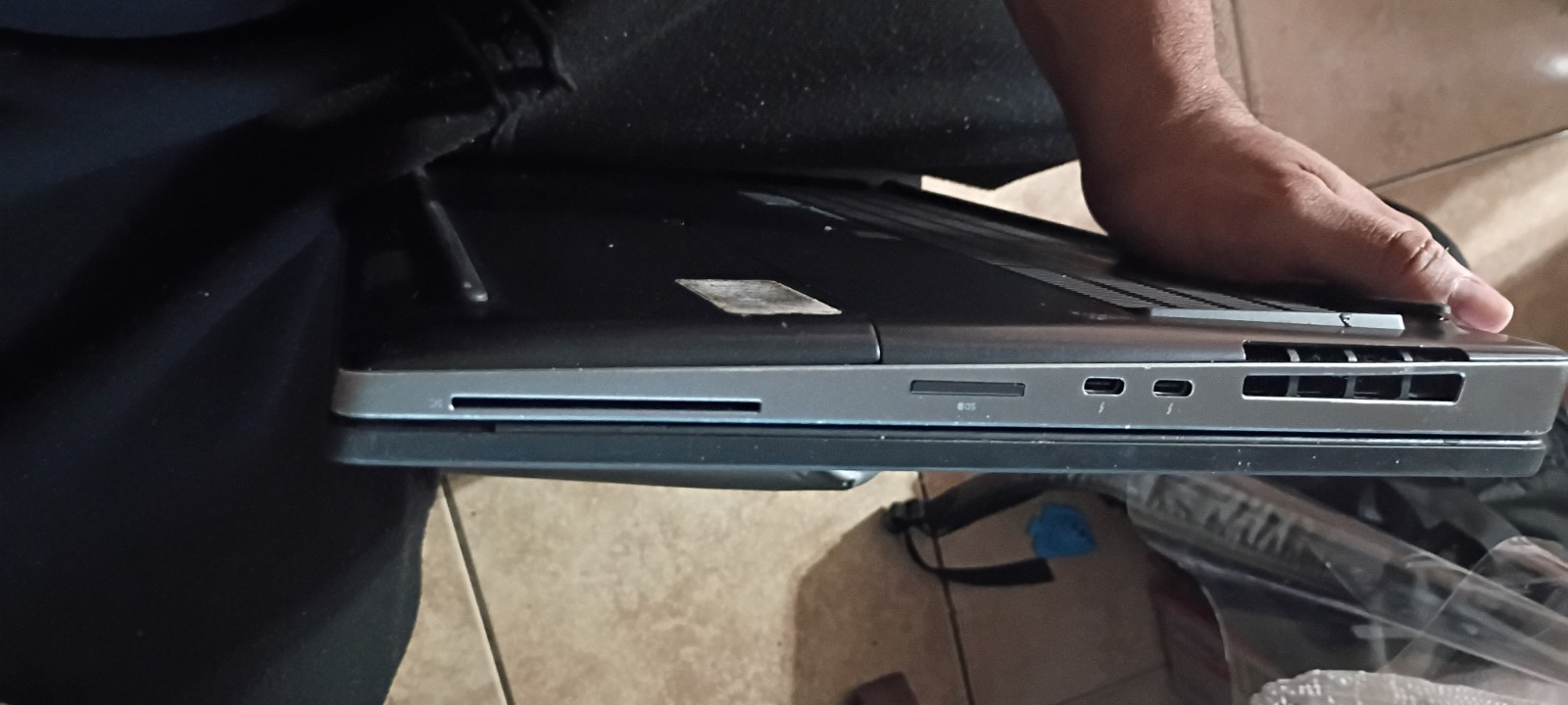 Dell Precision 7730 17″ – Xeon E-2186M – 64GB 2tb Ssd P5200 16gb Os 11 Pro