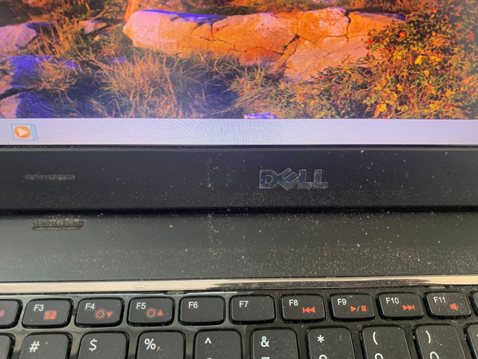 Dell Vostro 3555 15.6″ AMD E2-3000M 1.80GHz 4 GB RAM 320GB HDD Win 7 Pro
