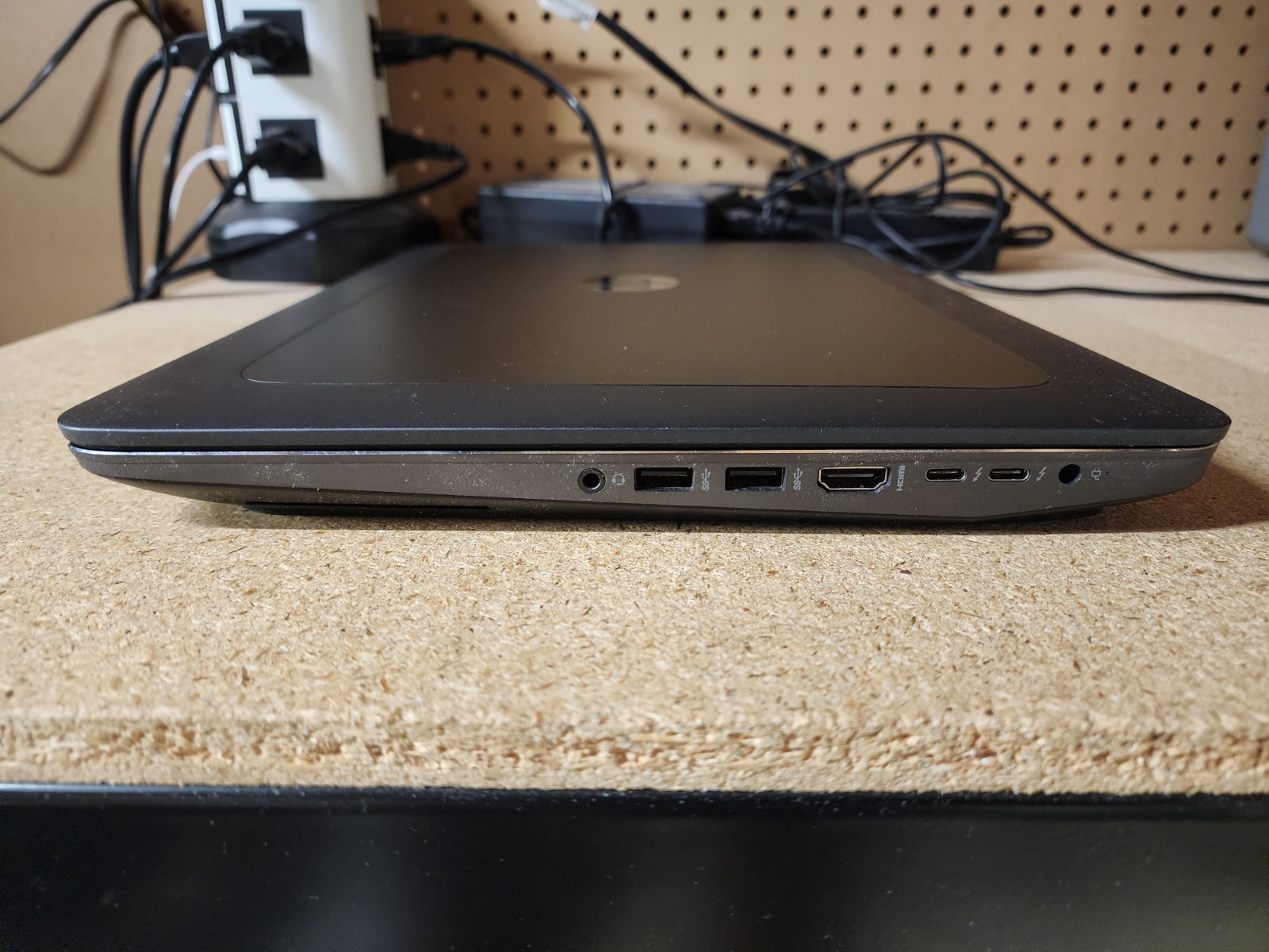 HP ZBook 15 G4 15.6″ i7-7700HQ 2.8GHz 16GB RAM 256GB SSD W11 Pro NVIDIA M620