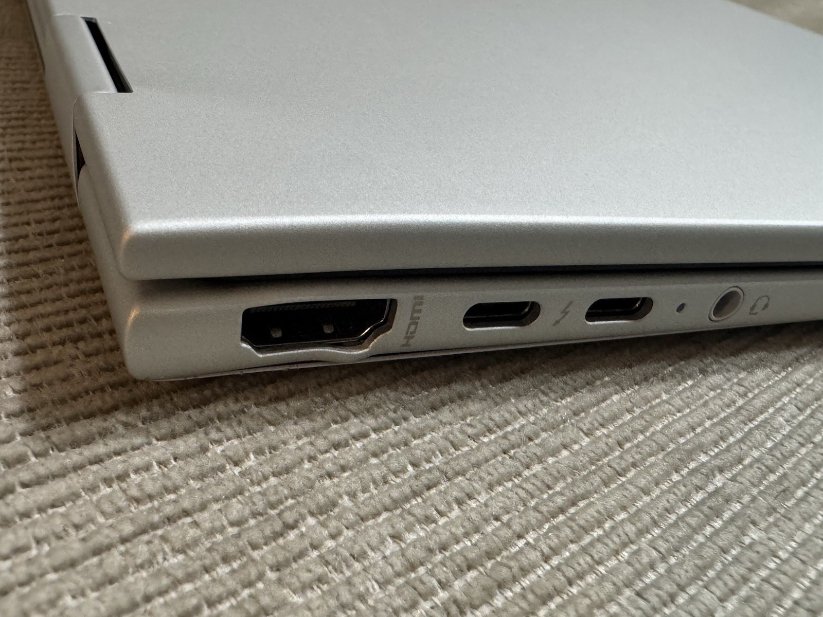 hp elitebook x360 2-in-1 1040 g11 ultra 7 16GB DDR5 Ram /512SSD STORAGE.
