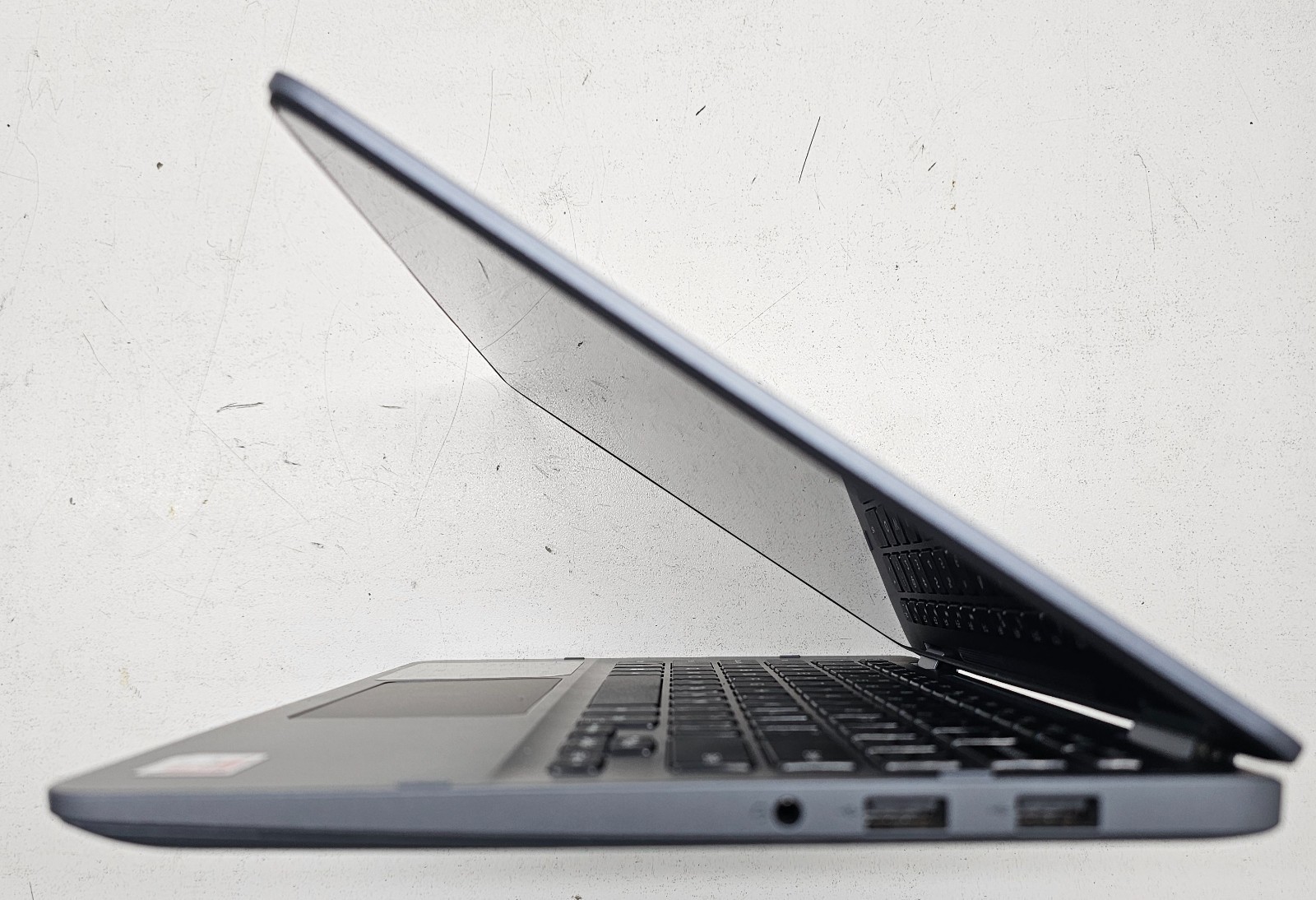 Dell Inspiron 11 3195 2-in-1 Laptop AMD A9 No RAM/HD/OS/POWER (FL)