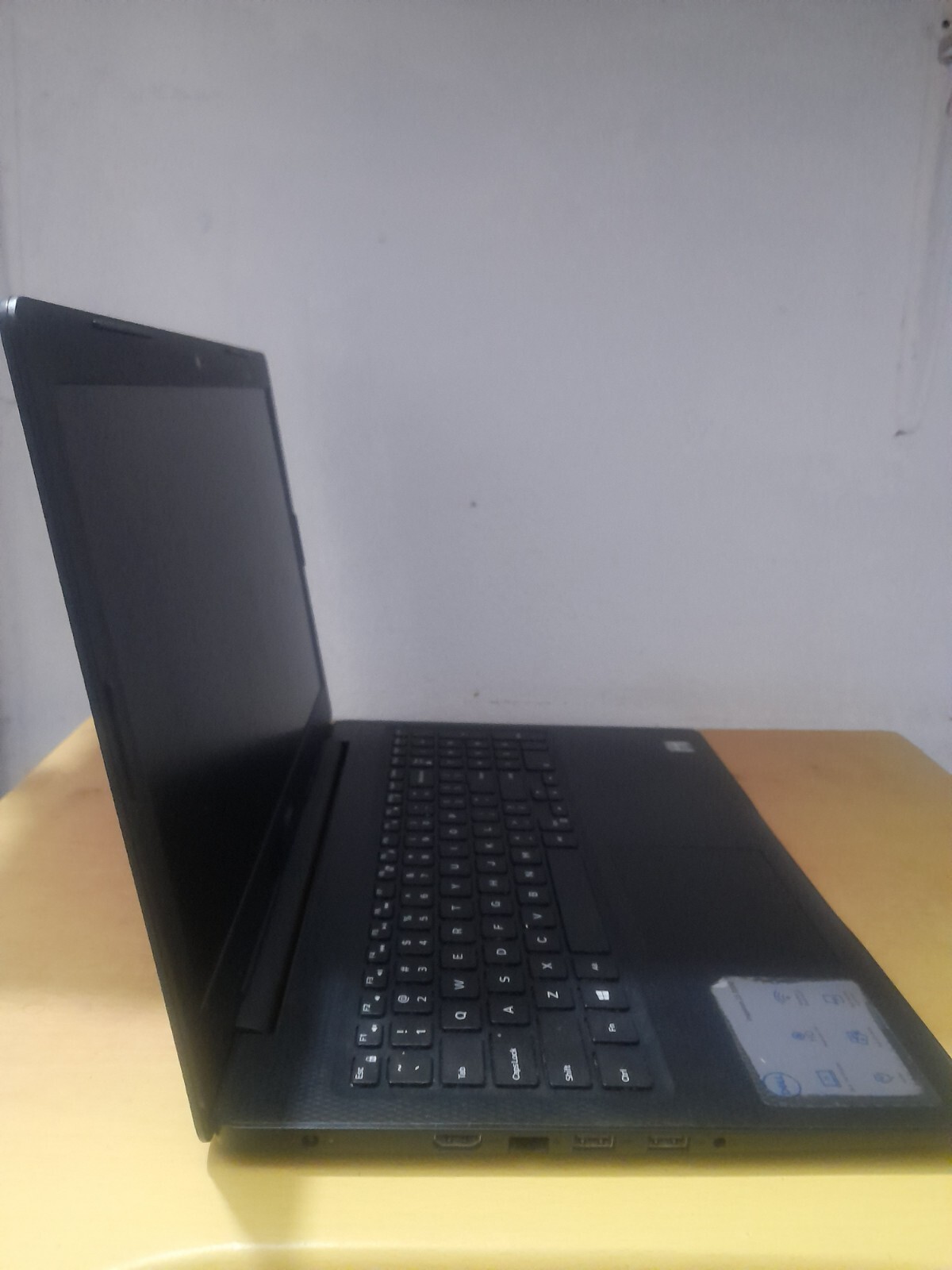 Dell Inspiron 15 3593 i3 10th gen, 8gb RAM, 256GB SSD