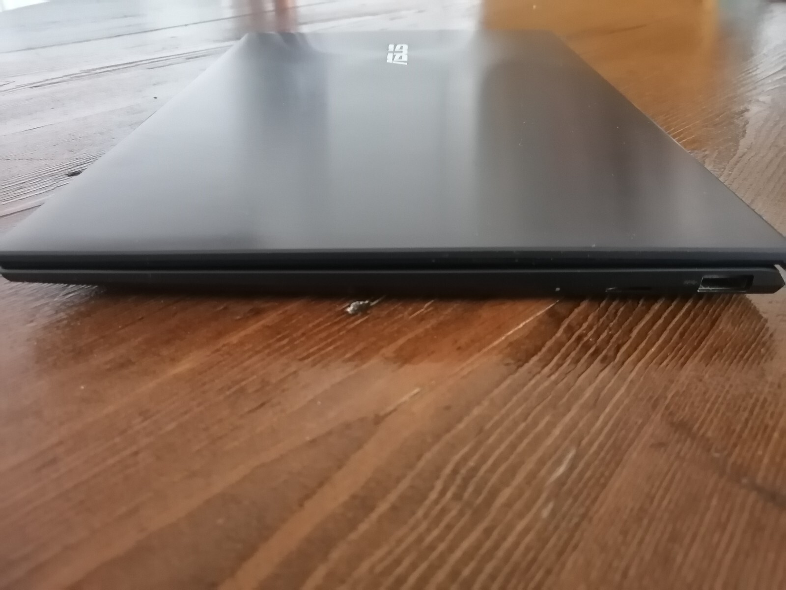 ASUS ZenBook 14 UX425JA – i7 10e Gen / 32 Go RAM / SSD 1To NVMe – Windows 11 Pro