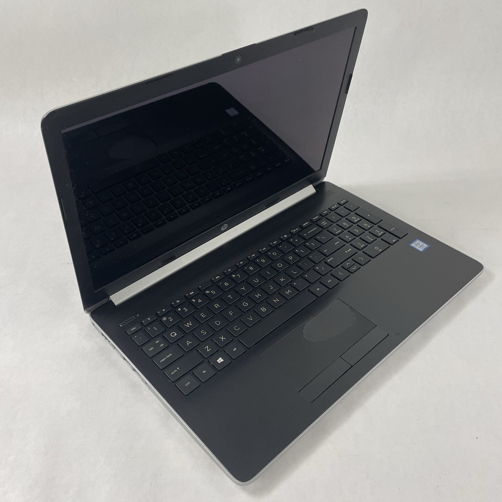 HP 15-da0073ms 15.6″ i5-7200U 2.50 GHz 8 GB RAM No SSD/OS/Battery – Bad Bottom