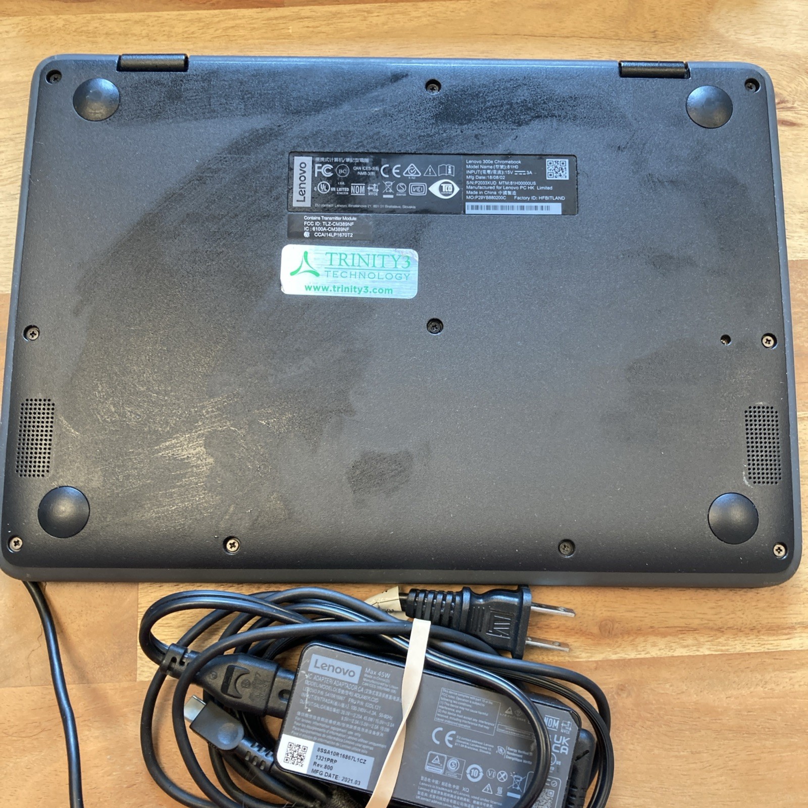 Lenovo 300e Chromebook 81H0 (11.6″ Touch, 4GB, 32GB eMMC, ChromeOS) w/ Charger