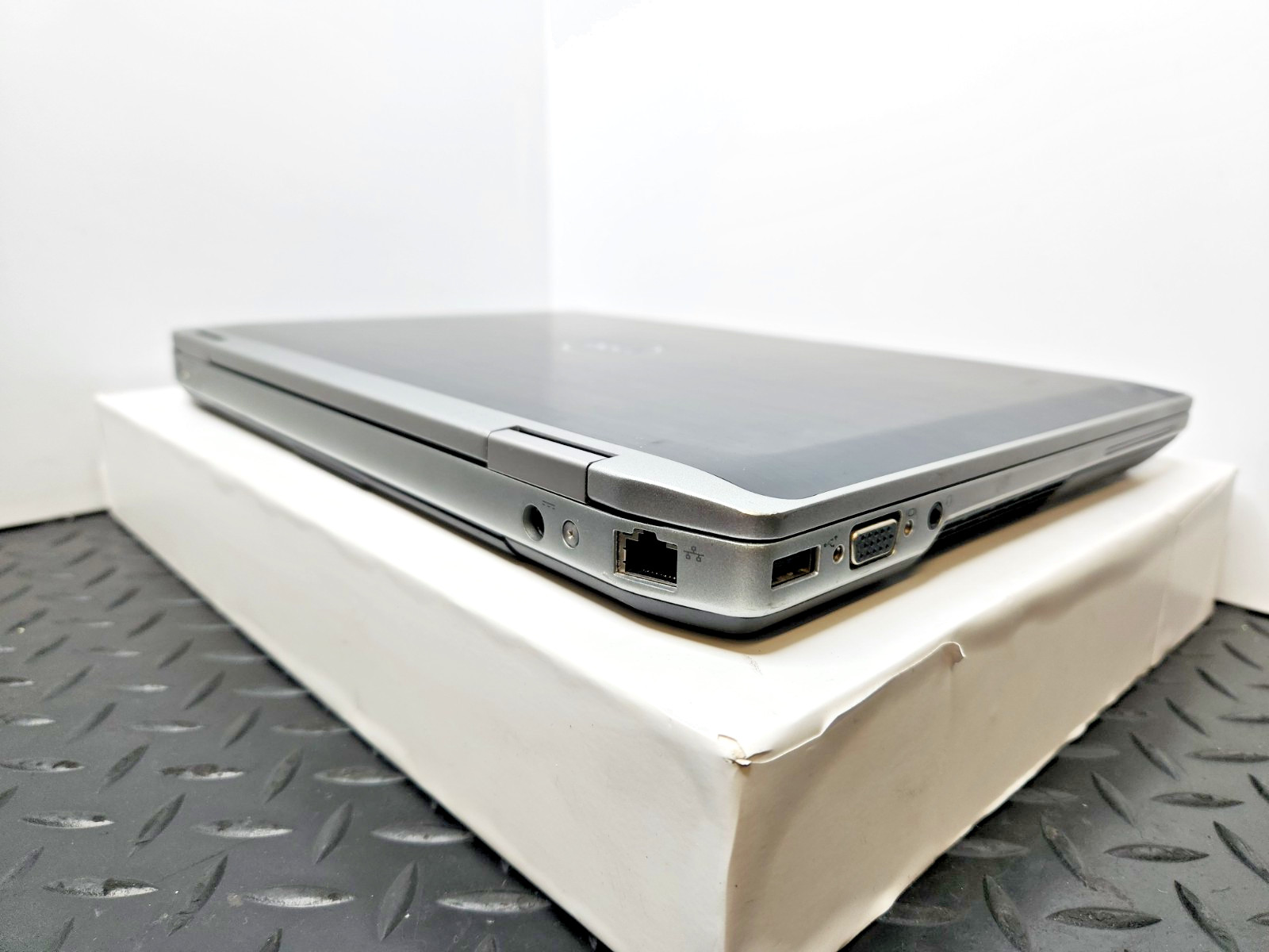 DELL LATITUDE E6430 Laptop Intel Core i5-3210M 2.50 GHZ 4 GB