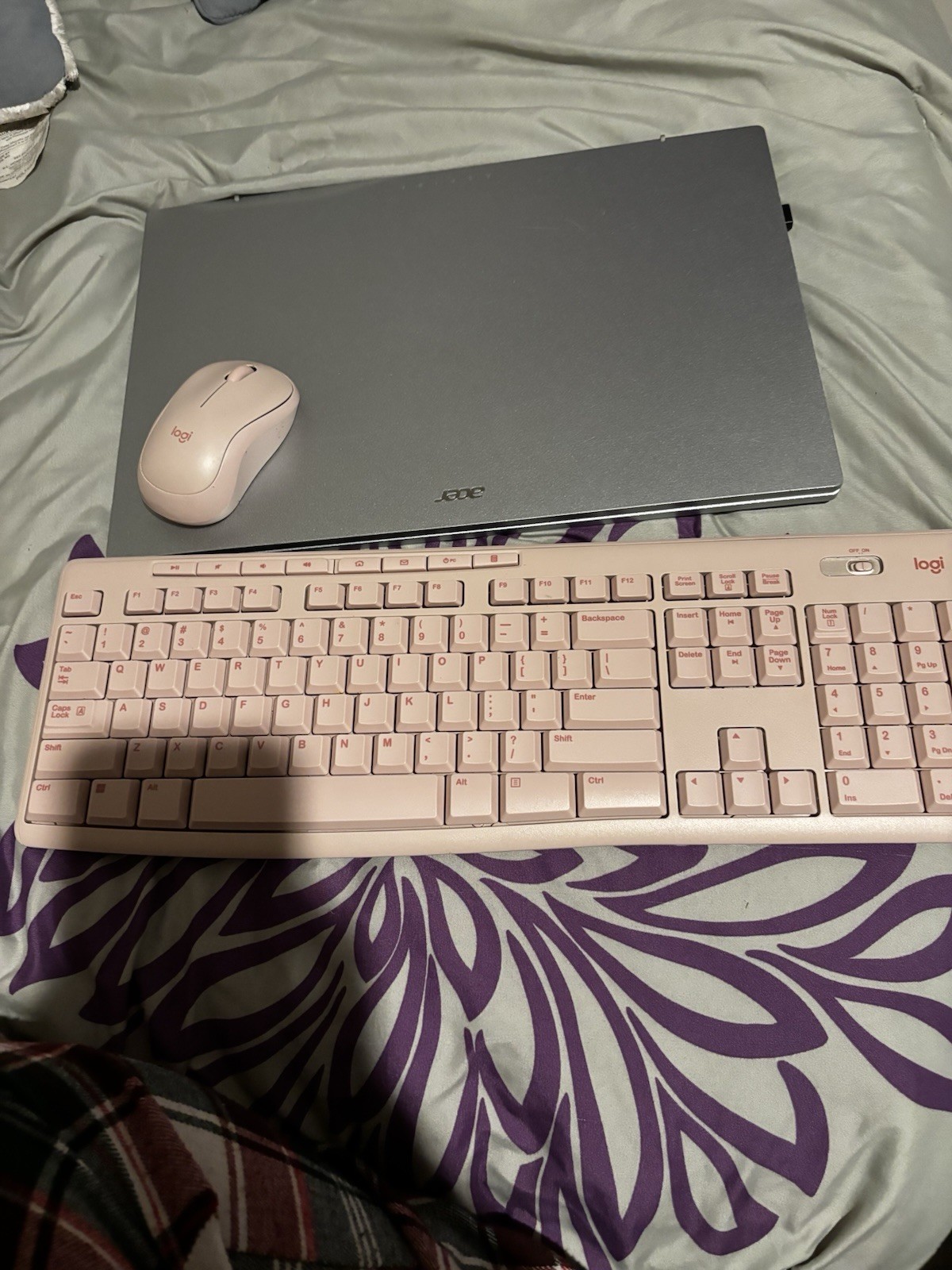 Acer Aspire Laptop with extra keyboard and mouse! – PRICE NEGOTIABLE