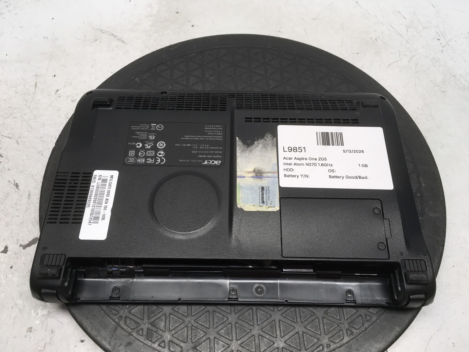 Acer Aspire One ZG5 Intel Atom N270 1.6GHz 1 GB NO HDD No Batt