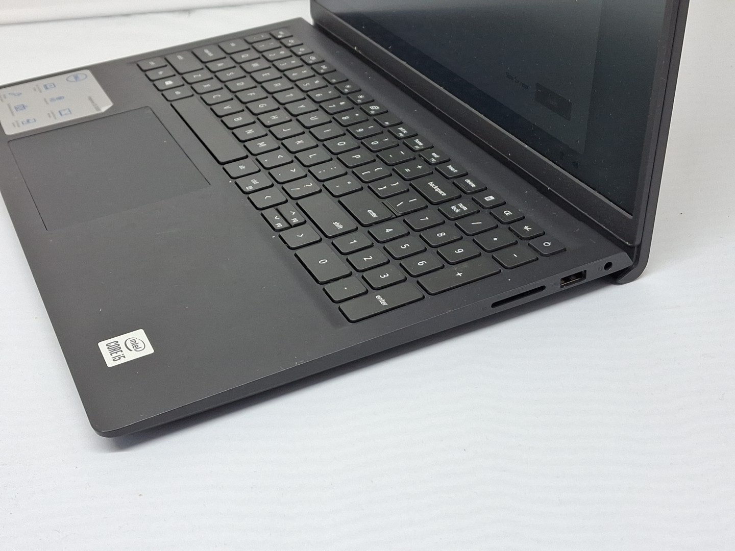 Dell Inspiron 15 3511 i5-1035G1 8GB RAM 256GB NVME Windows 11