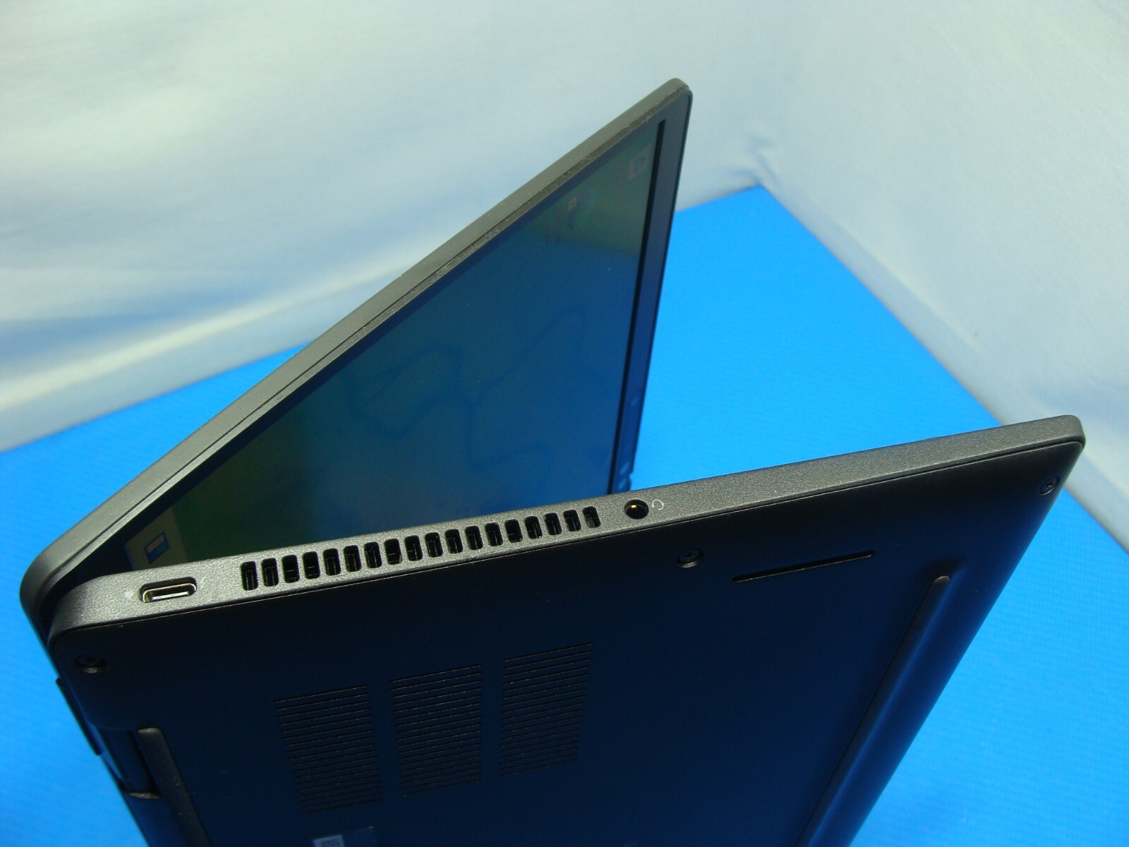 Dell Latitude 7330 Laptop 13.3″ FHD i7-1255U max4.7GHz 16GB 512GB WRTY 12/2026