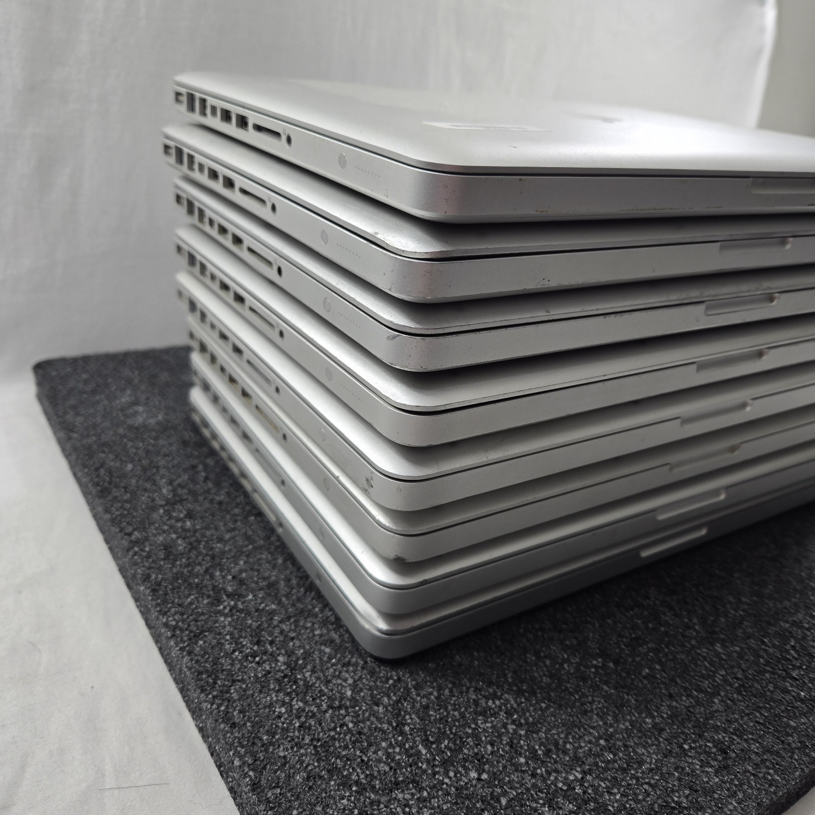 Lot of (8) Apple MacBook Pro A1278 intel i5 2.3 & 2.5 – Mixed Ram & HDD – PARTS