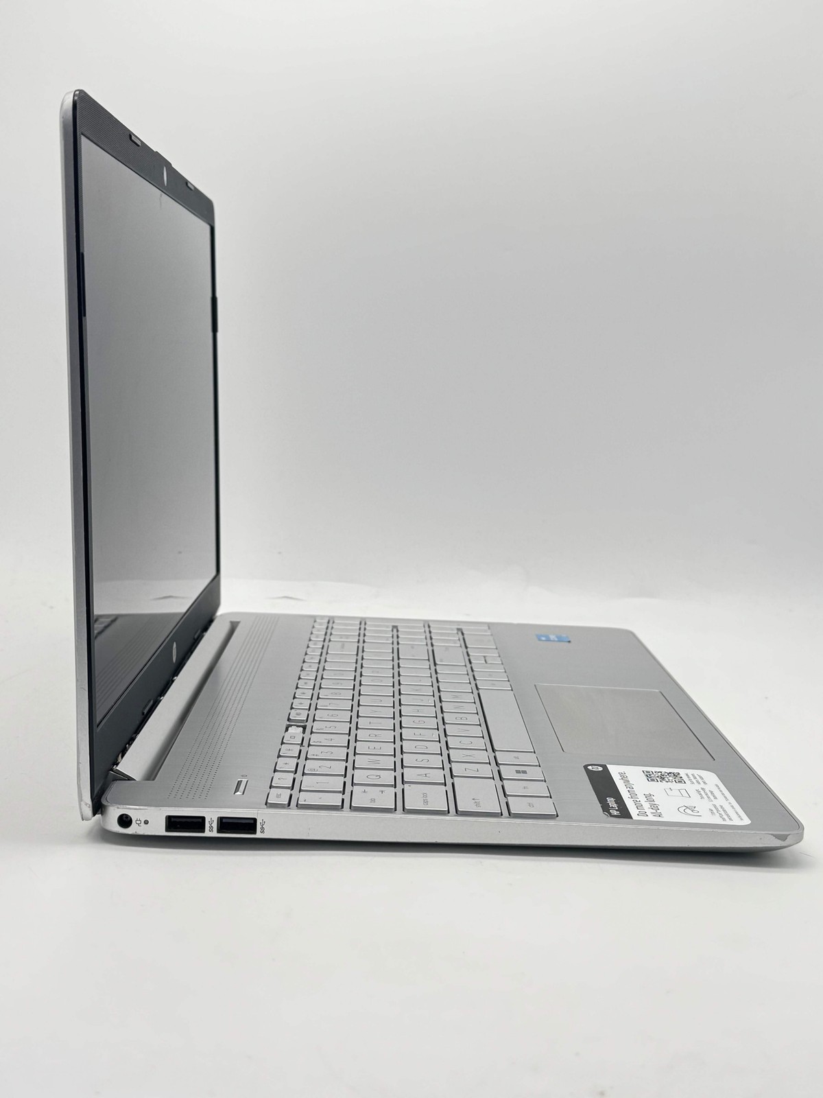 HP 15-DY2702DX 15.6″ Core i3 11th Gen 8GB 256GB Silver – Won’t Boot For Parts