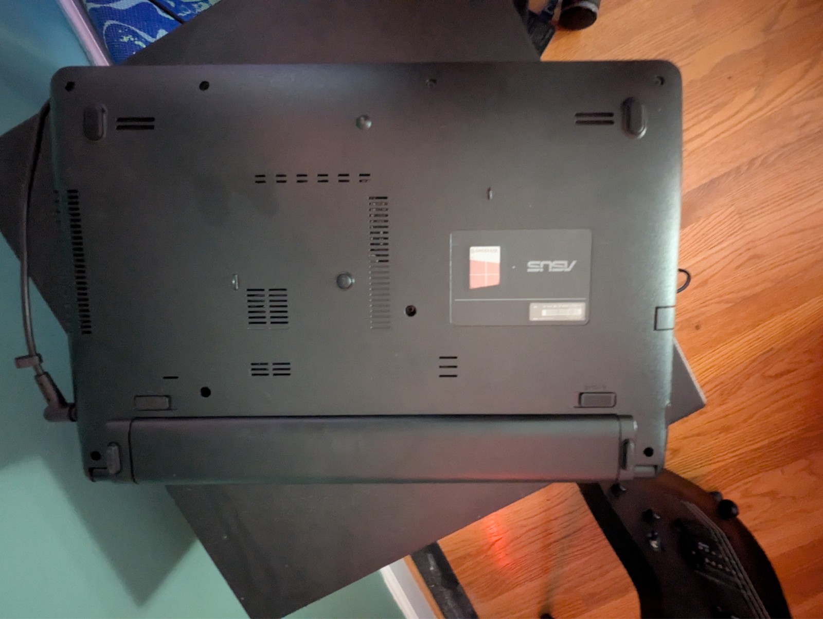 Asus X401A Laptop Intel Pentium B970 2.3GHz, 4GB RAM, 250GB HDD, Charger