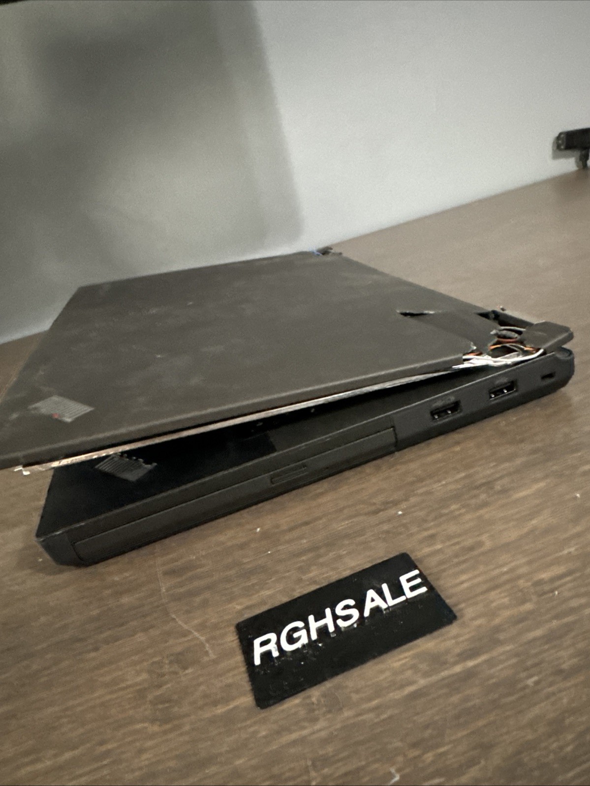 Lenovo Thinkpad UNKNOWN MODEL Severe bezel damage UNTESTED AS IS FOR PARTS