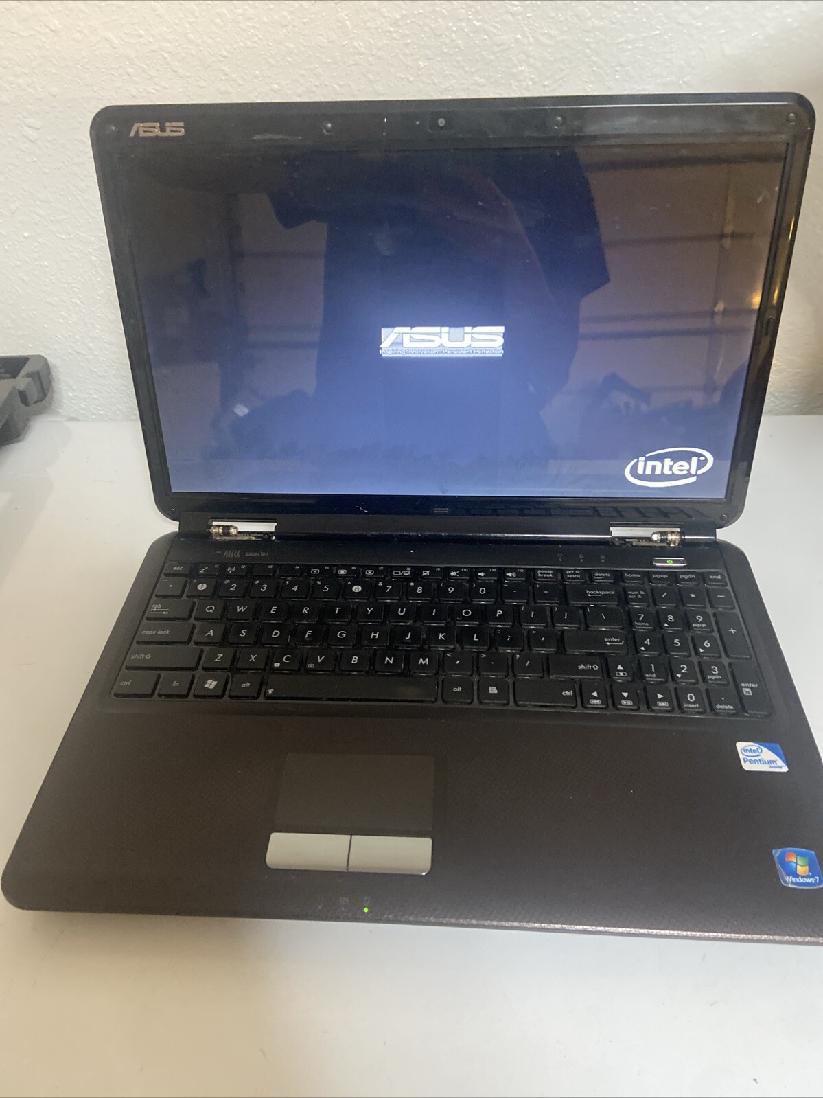 Asus K60I Notebook Bad Screen 500gb HDD 4GB Ram DualCore T4400 2.2GHz FOR PARTS!