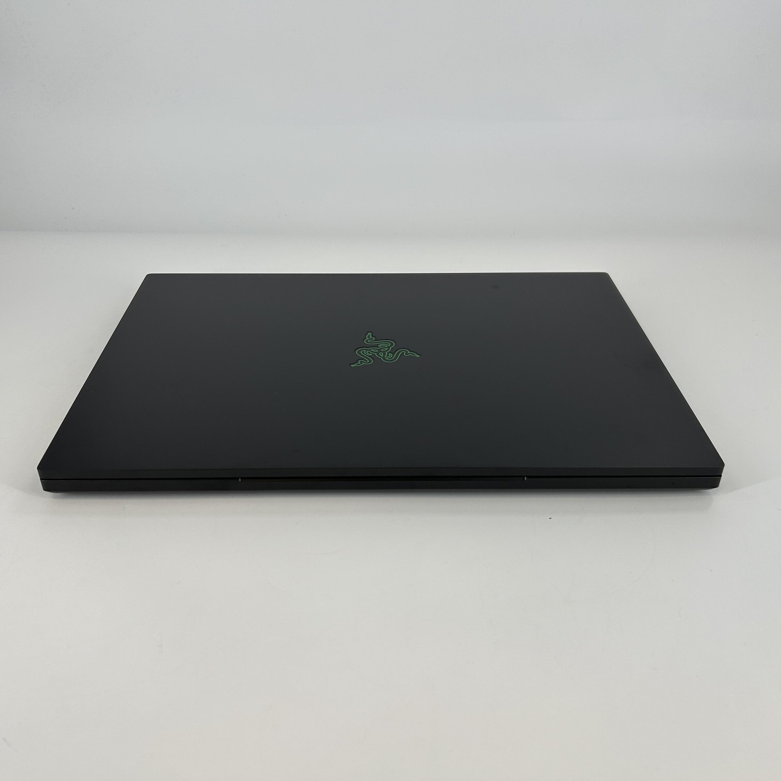 Razer Blade 18 240Hz QHD+ i9-13950HX 64GB 1TB SSD RTX 4090 – VAPOR CHAMBER ISSUE