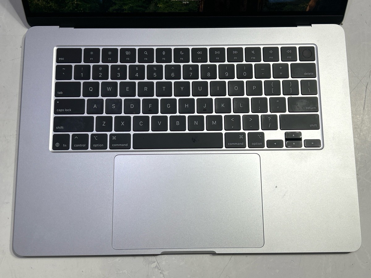 APPLE MACBOOK AIR MODEL A3241 (P11035895)
