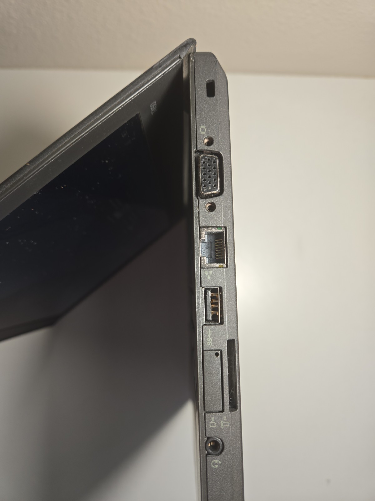 Lenovo 14″/i5-5300u/8Gb/ssd 250Gb/Camera/ Battery Works WELL NO AC #32