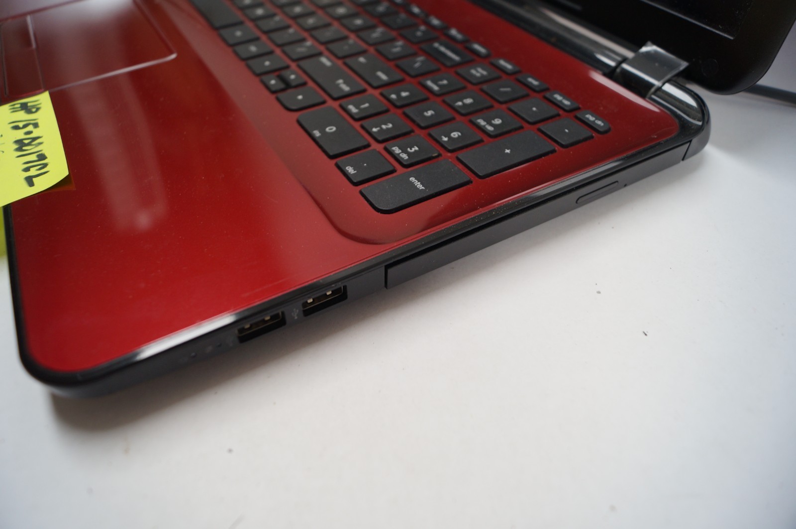HP 15-D017CL 15″ A6-52000 APU 2.0GHz 1TB HDD AMD Radeon HD 8400 READ PoR E112