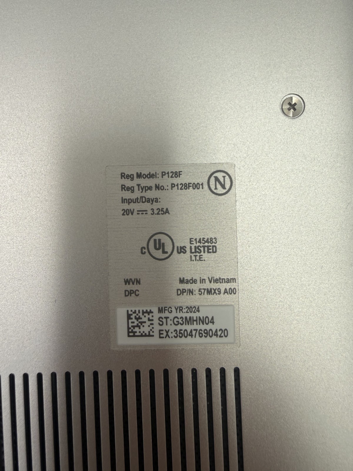 Dell Inspiron 16 7630 2-IN-1 16″ i5-1335U 1.3GHz / 8GB RAM 512GB SSD W/ Charger