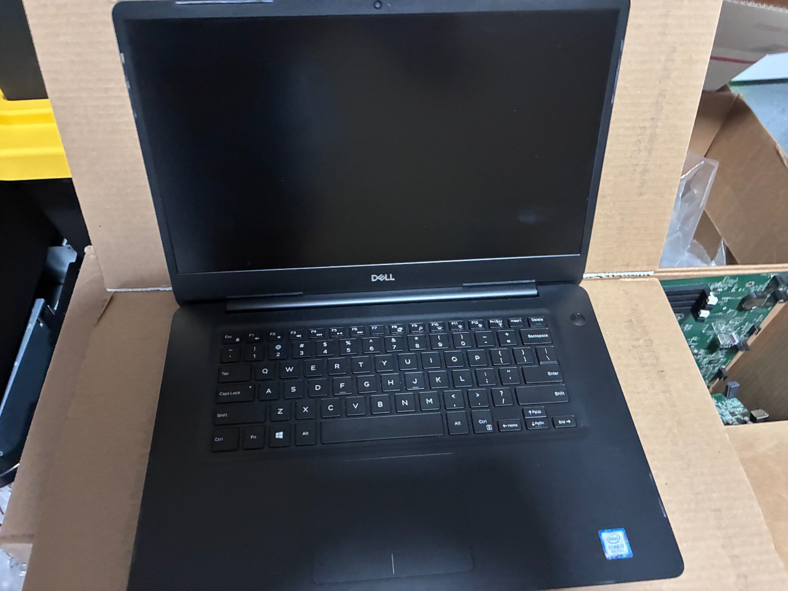 *As-Is* DELL VOSTRO P77F INTEL CORE I7 8565U *NO SSD* *NO RAM*