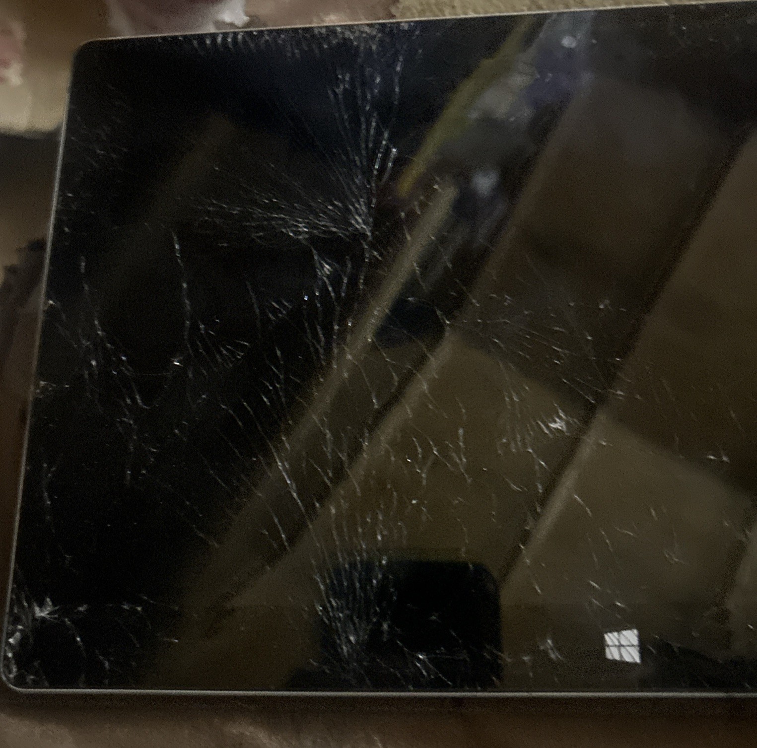Microsoft Surface Tablet 32GB RT Edition Windows – Grey UNTESTED/PARTS/REPAIR