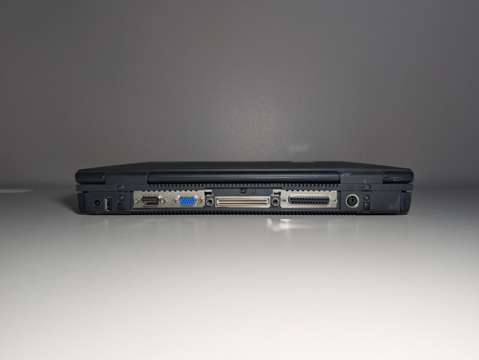 15″ Compaq Armada | Pentium III 512MB 80GB HDD | Win 98 + XP Vintage 1999 Beauty