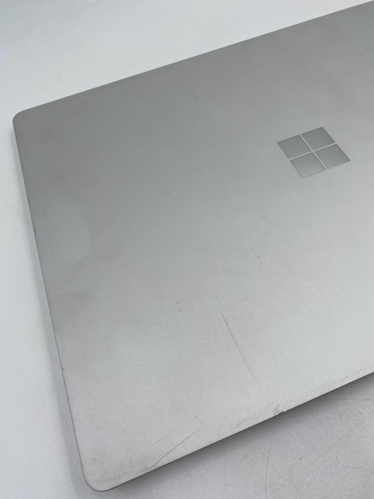 Microsoft Surface Laptop 1769 i5-7200U 2.6GHz 4GB DDR4 128GB SSD Silver Fair/S3