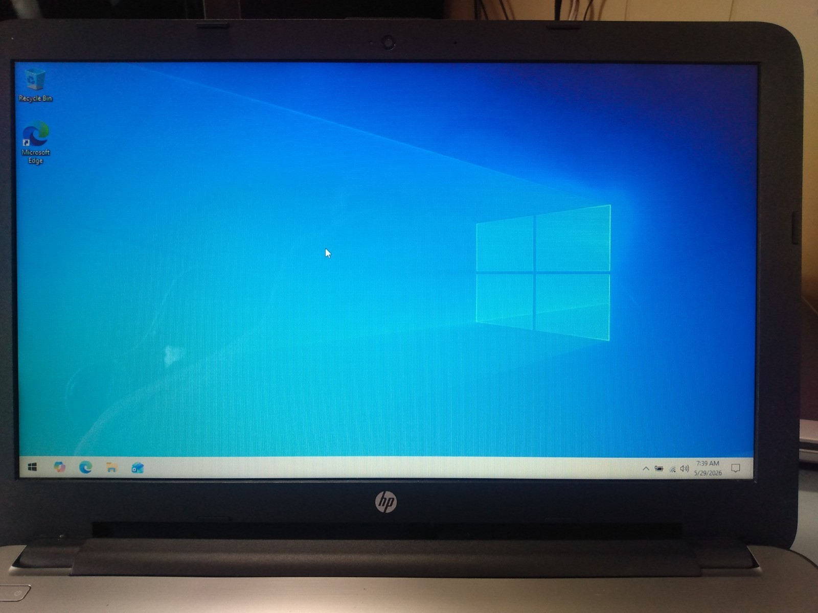 Hp 15-AY052NR windows 10 laptop