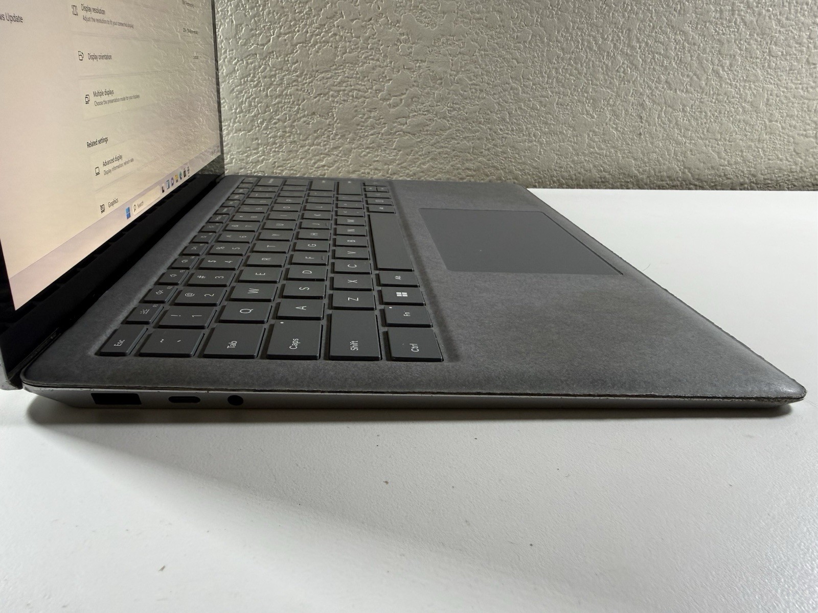 Microsoft Surface Laptop 5 13.5” 1950 Intel Core i7-1265U 16GB RAM 512GB NVME