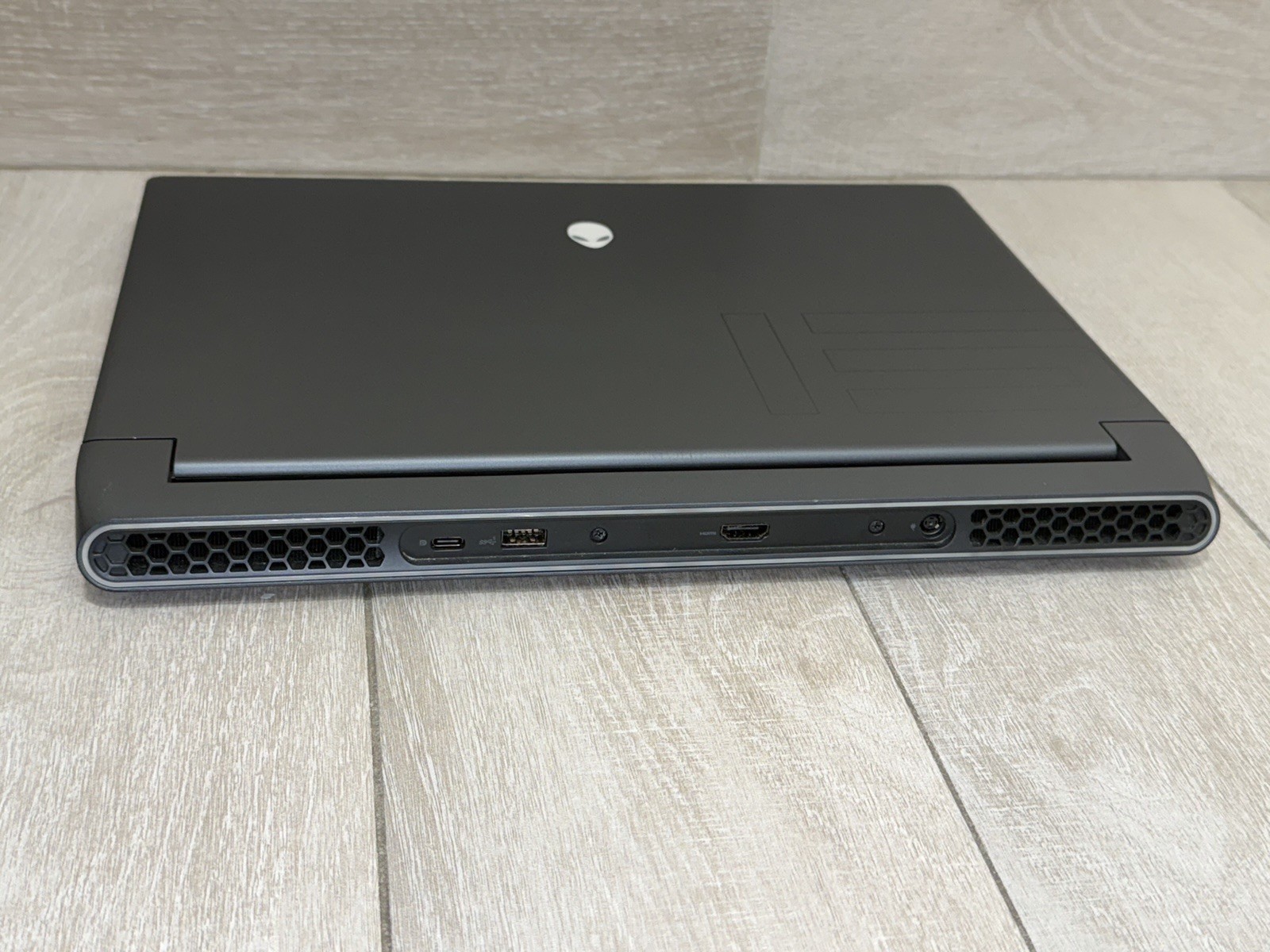 “READ”Alienware M15 R7 AMD Ryzen 7 6800H GeForce RTX 3060 16GB RAM 512GB NVMe