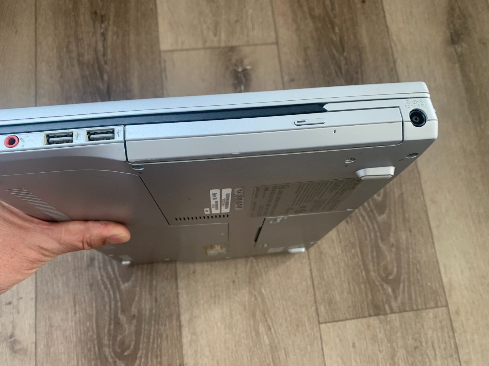 Sony PCG-3A4L VGN-FZ320E 15.4″ Intel Core 2 Duo T5450 166GHz 2GB Ram 120GB HDD