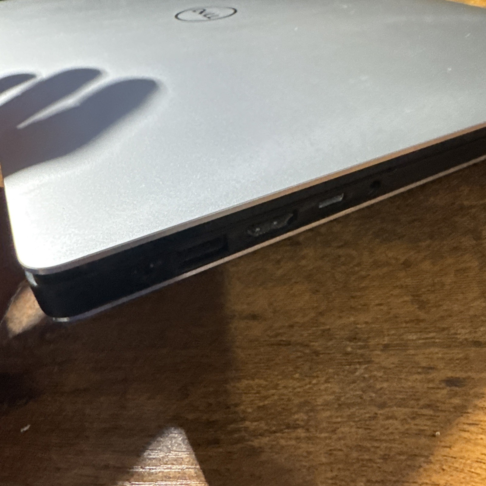 DELL XPS 15 9570 Laptop 4K TOUCHSCREEN i9-8950HK 32GB RAM NO HD ! Please Read!